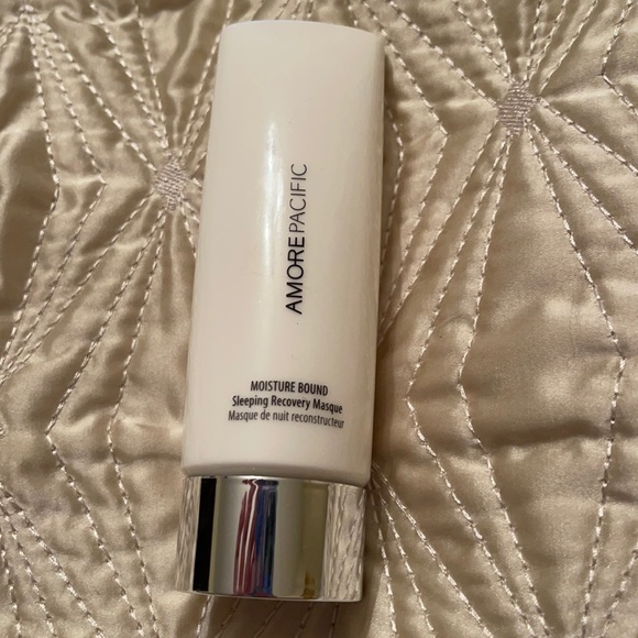 AmorePacific Moisture Bound Sleeping Recovery Mask